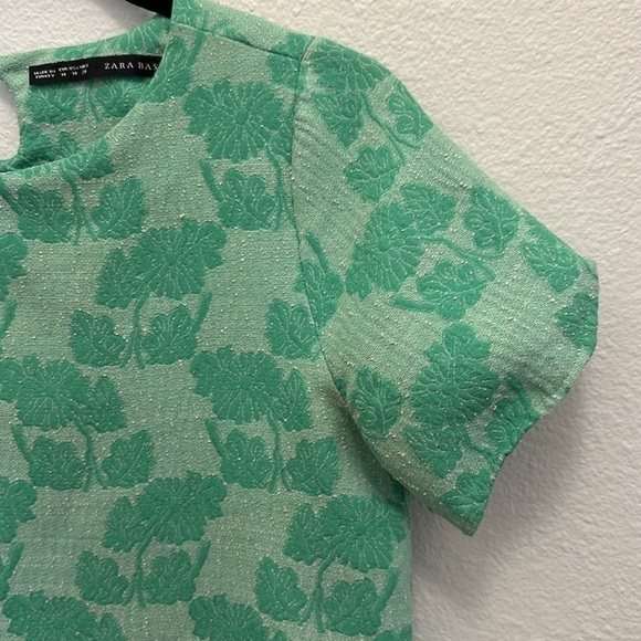 Zara Basic Jacquard Print Green Top, Womens medium, Button Closure Back - Picture 4 of 7